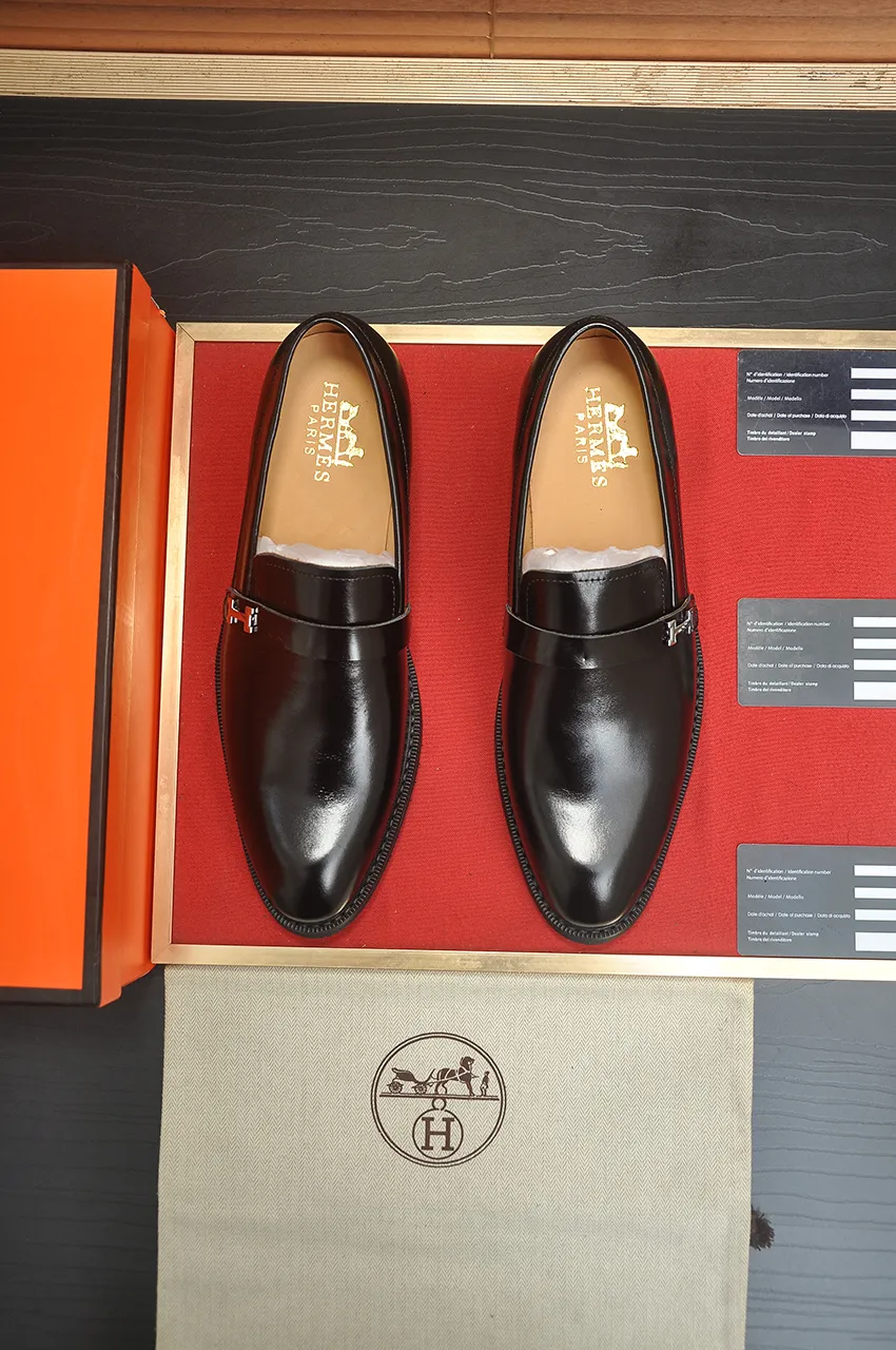 Men's shoes💰540💶[HERMES] (cowhide lining)🍀Italian top luxury🍀He does not pursue novel styles and gorgeous colors, but attracts the favor of successful men with his flawless, elegant and classic style. Formal leather shoes This very comfortable, simple and stable style allows you to easily match any style! The pattern is absolutely 1:1 refined from the original case, and we strive for excellence in materials, imported cowhide + cowhide lining💪💪💪extraordinary texture👍! .Code number: 39-45 (45 customized)
